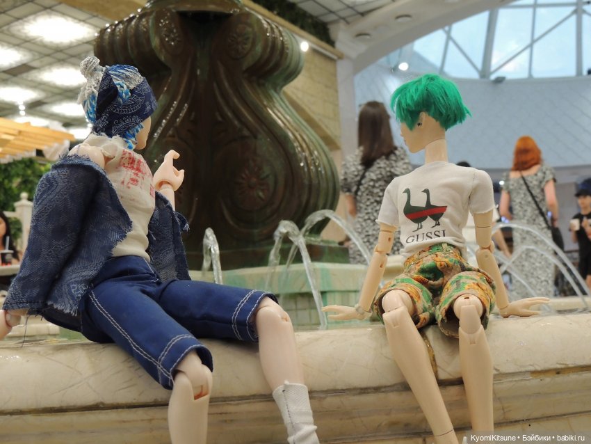 Двое в лодке, не считая еë хозяйки