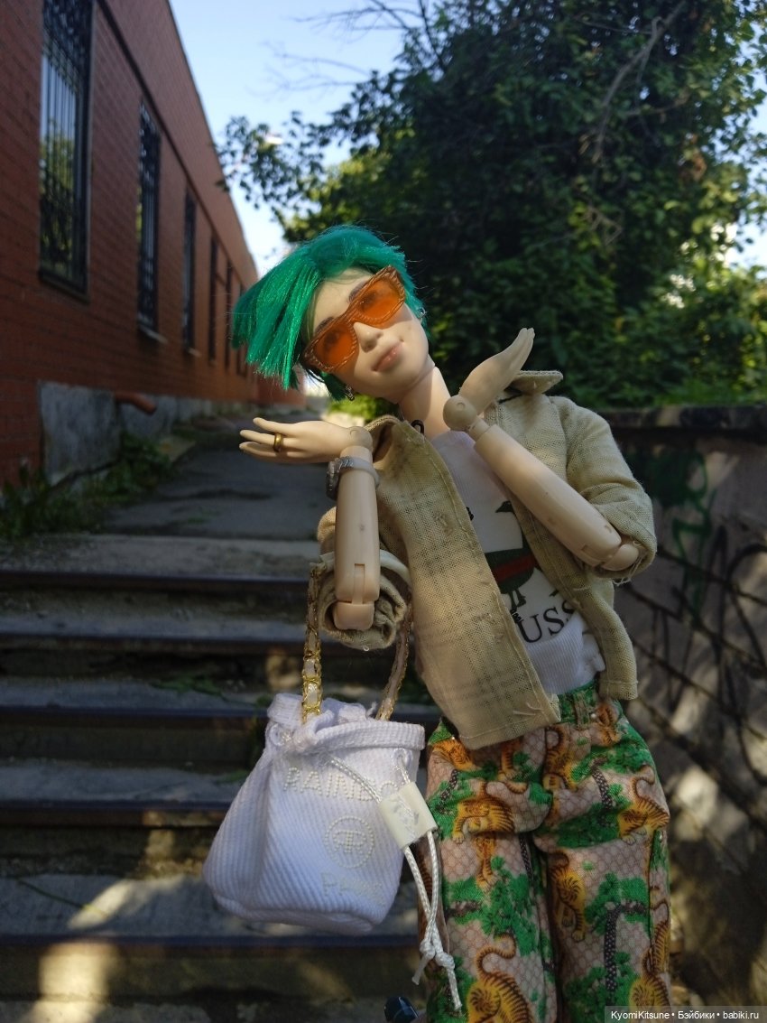 Завтрак у Т̶и̶ф̶ф̶а̶н̶и̶ Гуччи