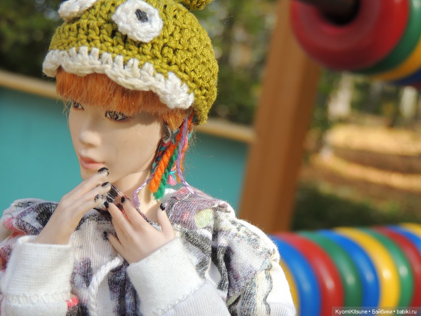 У них квартира четырëхкомнатная