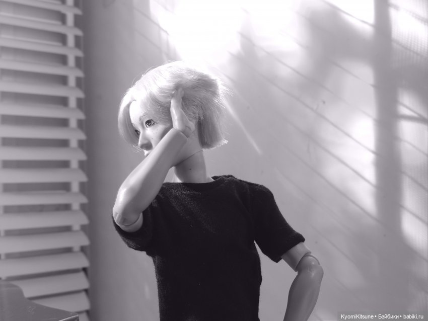 Себастьен Вэй "Versace on the floor"