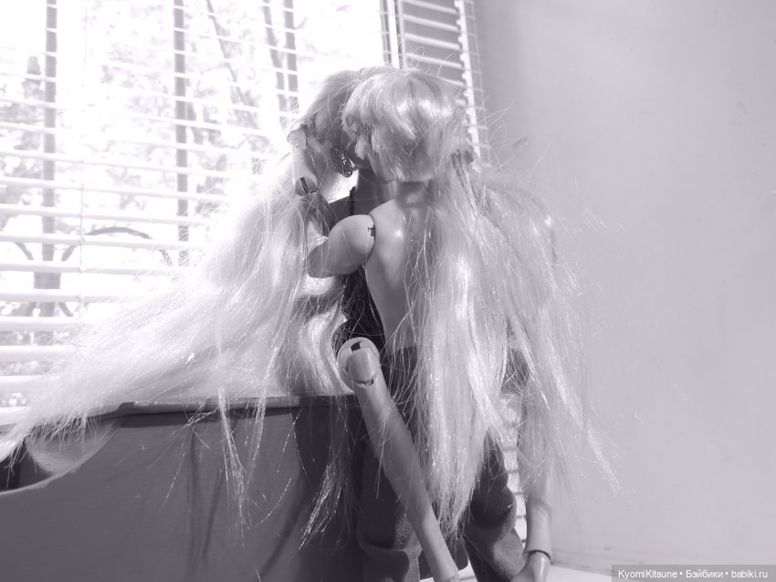 Себастьен Вэй "Versace on the floor"