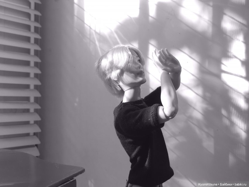 Себастьен Вэй "Versace on the floor"