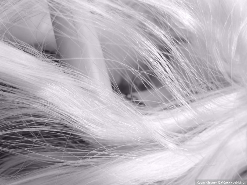 Себастьен Вэй "Versace on the floor"