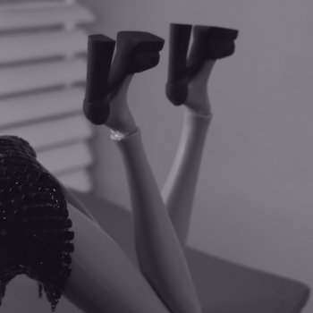 Себастьен Вэй "Versace on the floor"