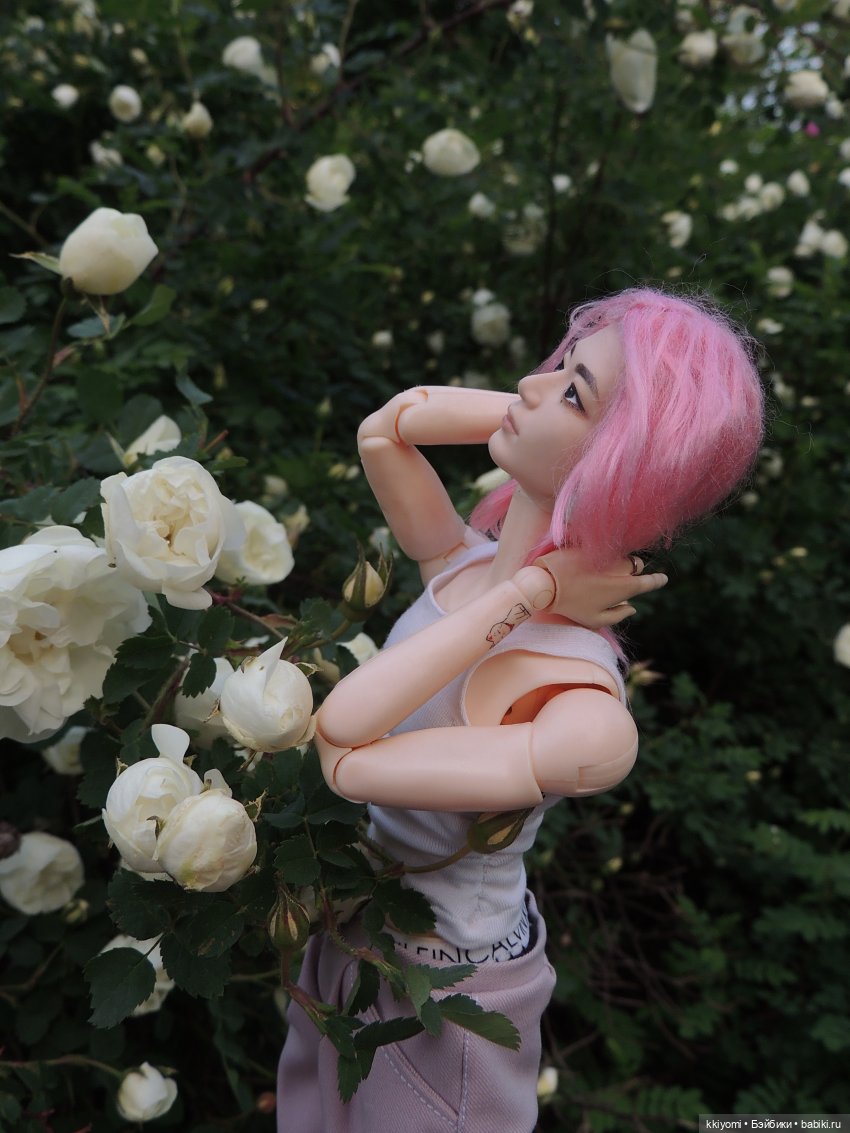 Цветуëчек🌸 в кустах или история одних штанов