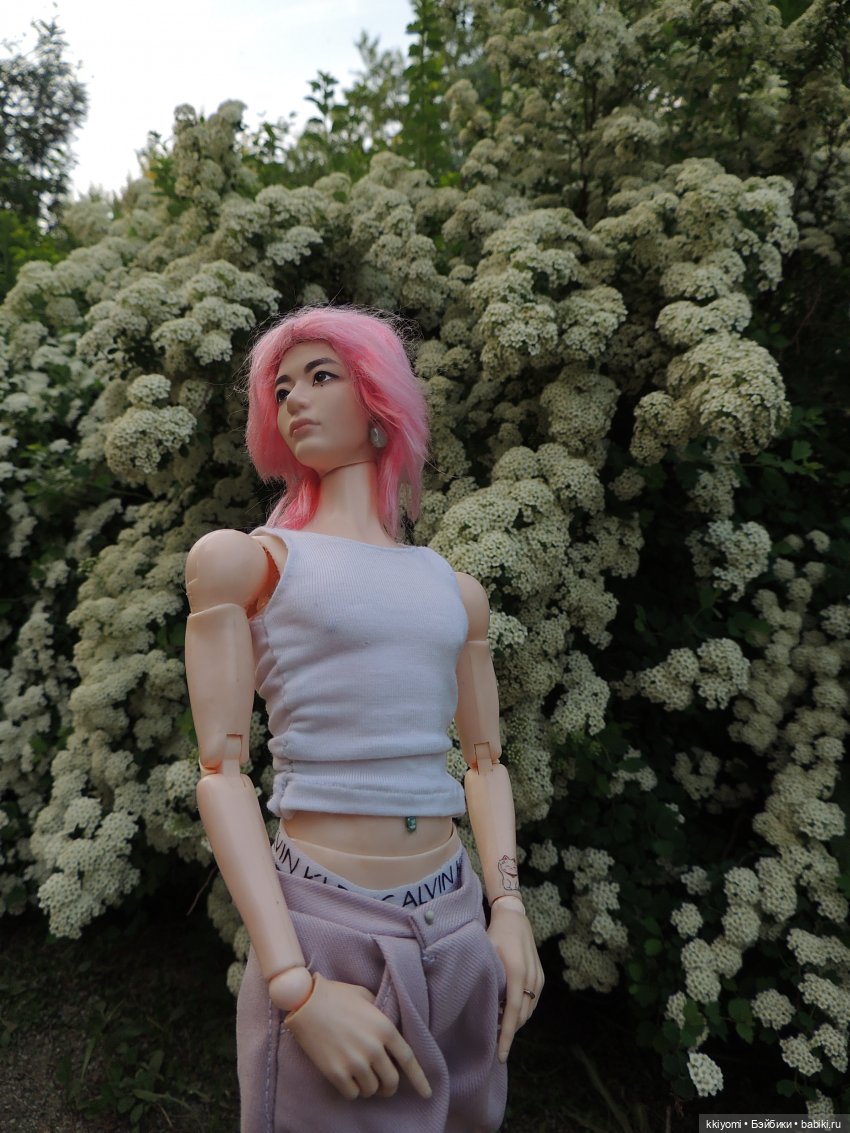 Цветуëчек🌸 в кустах или история одних штанов