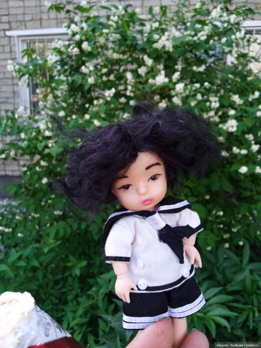 Только не в шиповный куст