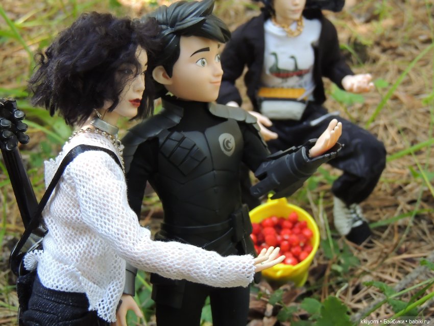 Сами мы люди не местные или sugar rush баленсиага village эдишн