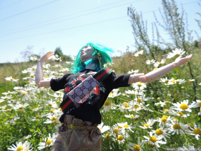 Сами мы люди не местные или sugar rush баленсиага village эдишн