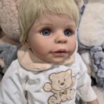 Коллекционная кукла винил