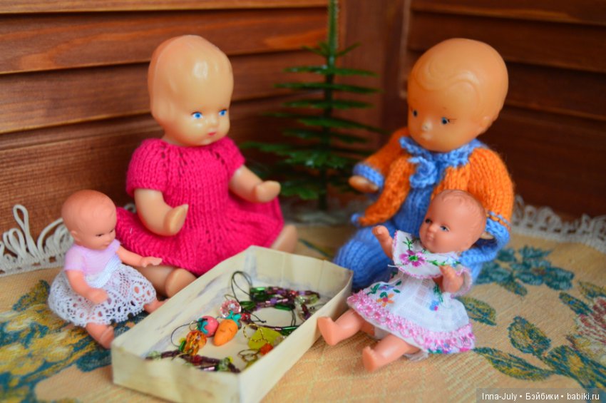 Ёлка и моя винтажно-интернациональная компания