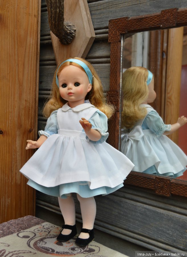 Приключения американок в России или Алиса в Стране чудес и немного про Набокова