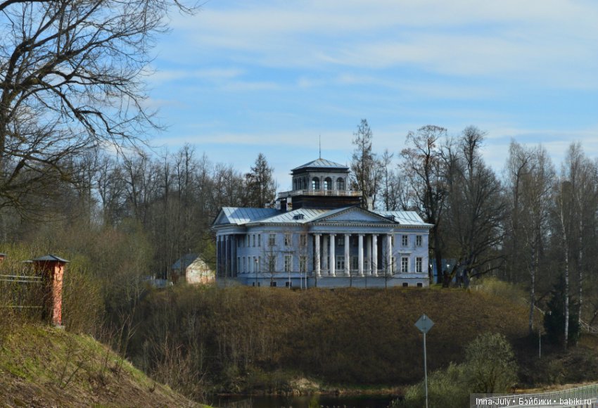 Приключения американок в России или Алиса в Стране чудес и немного про Набокова