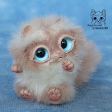 Котик тепленький животик
