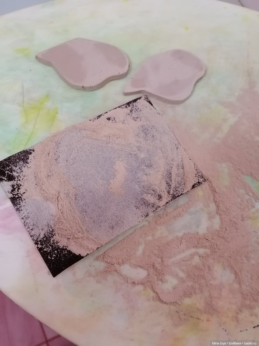 Процесс создания керамических брошек