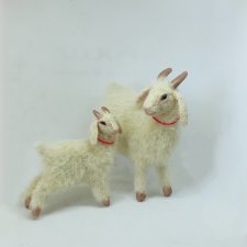 Коза с козленком