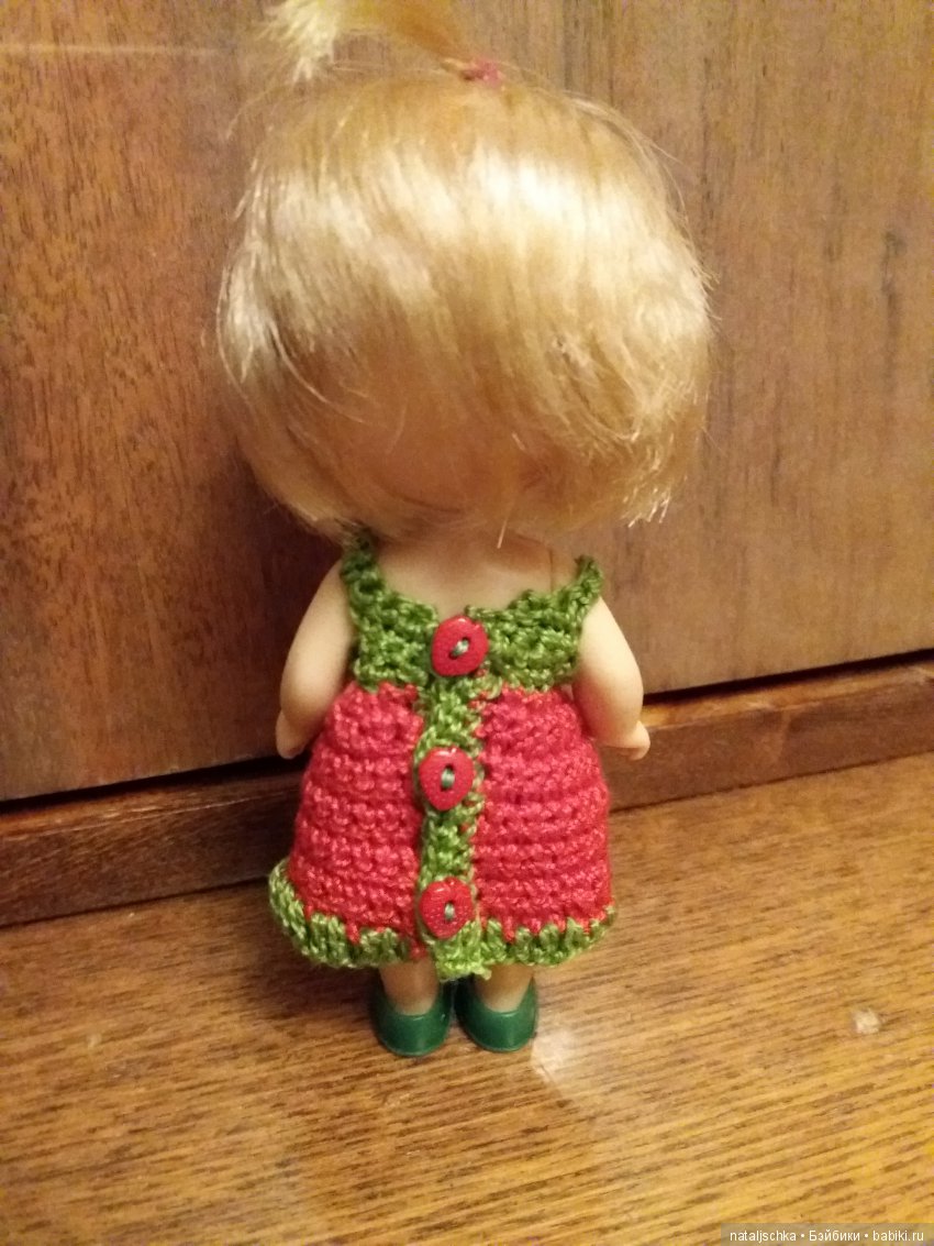 Машкина обновка — Куклы Маша и Медведь (Simba): Маша в кармашке (фото 2)