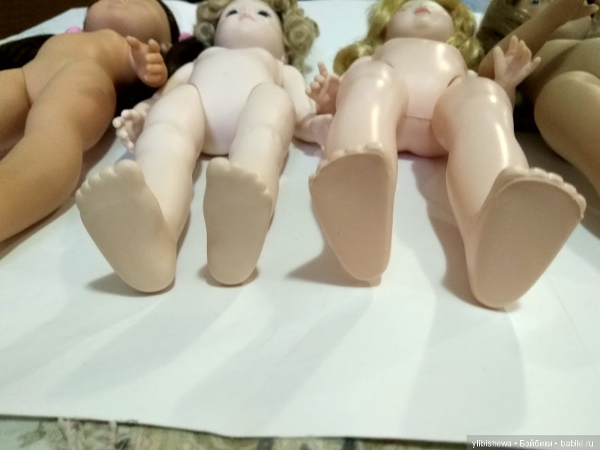 Сравнение кукол разных лет и производителей (фото 6)