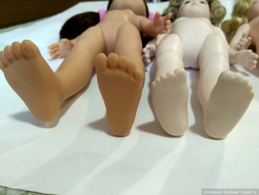 Сравнение кукол разных лет и производителей (фото 5)