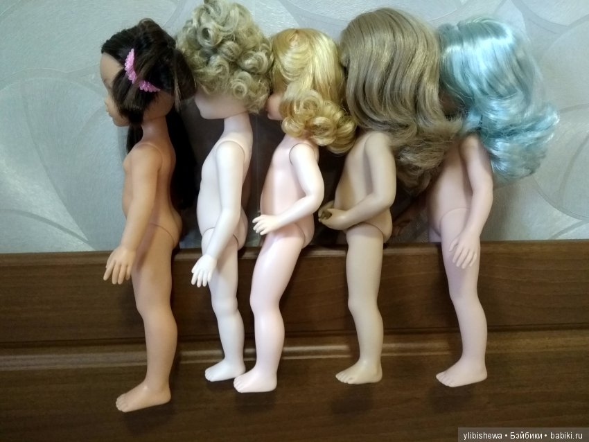Сравнение кукол разных лет и производителей (фото 9)