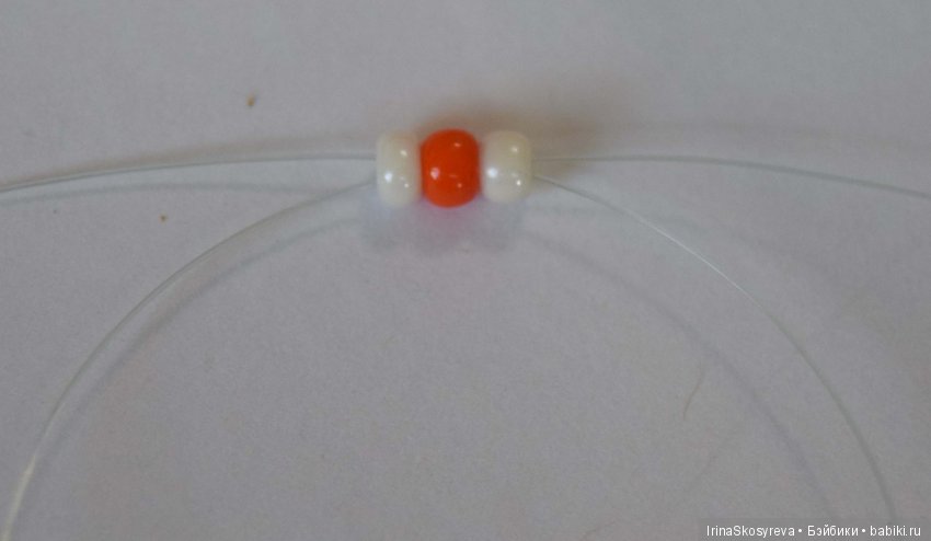 плетём рот, 1 белая, 1 красная, 1 белая