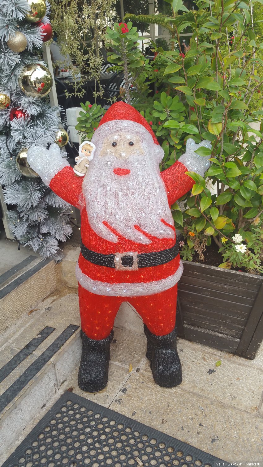 Предновогодняя прогулка с Машей