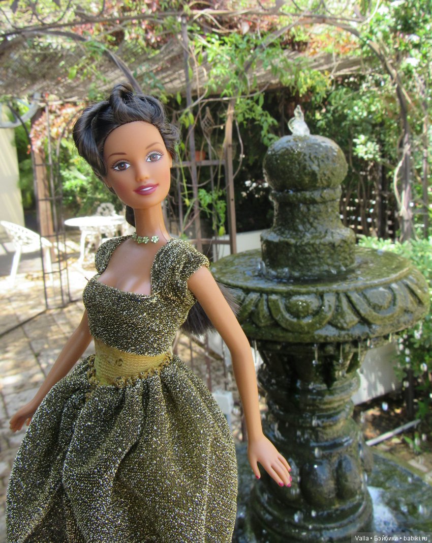 Золотая фотосессия: прогулка в платье (фото 5)