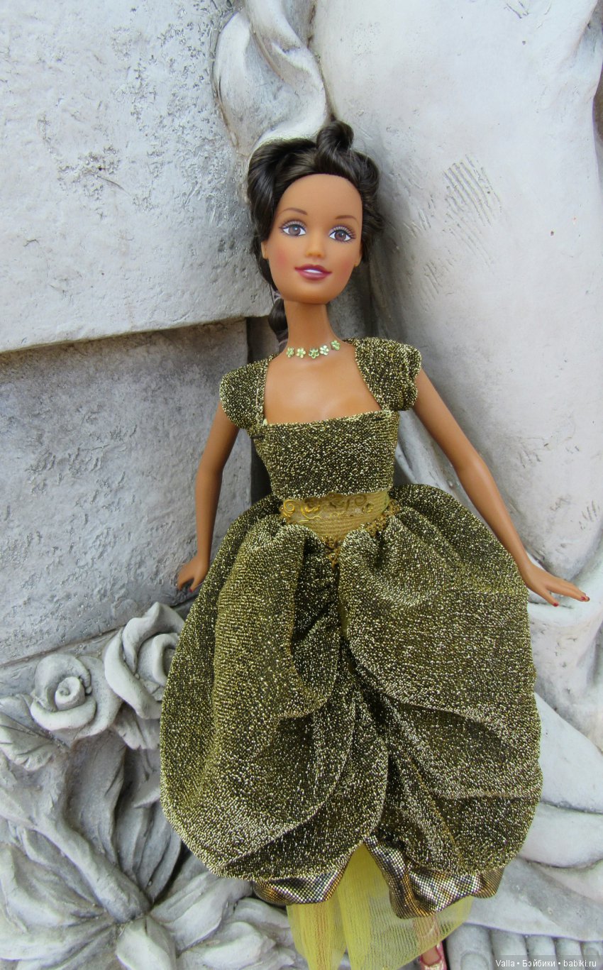 Золотая фотосессия: прогулка в платье (фото 8)