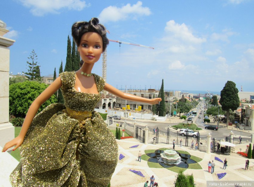 Золотая фотосессия: прогулка в платье