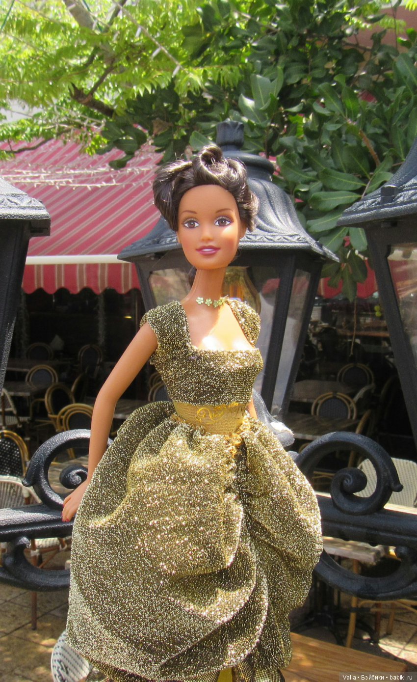 Золотая фотосессия: прогулка в платье (фото 7)