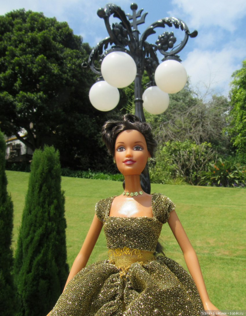 Золотая фотосессия: прогулка в платье (фото 10)