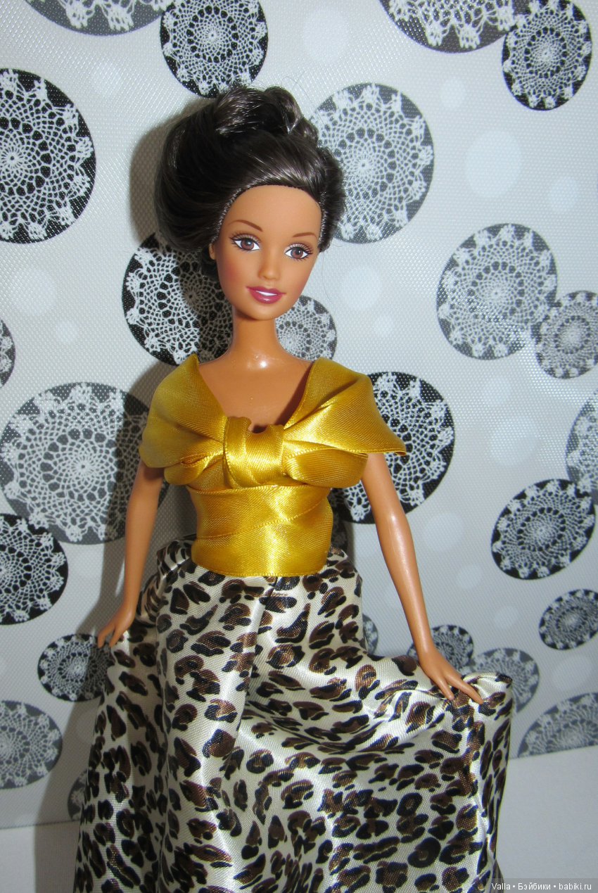 Орли позирует в платье. За кадром (фото 2)