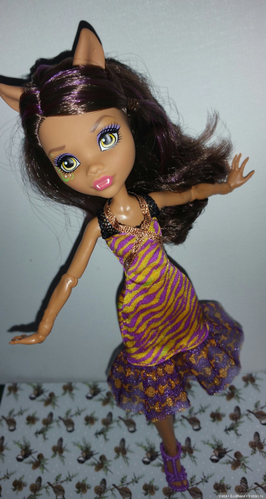 Юная волчица - красотка Клавдия