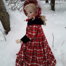 "Деревья в снегу утопают. Красива ты всё же, зима