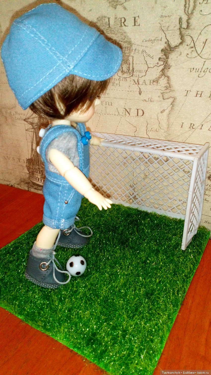 Каролинка и Марик. Кто у нас тут футболист (фото 2)