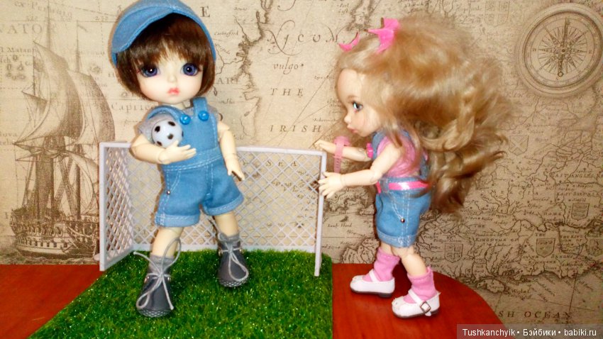 Каролинка и Марик. Кто у нас тут футболист