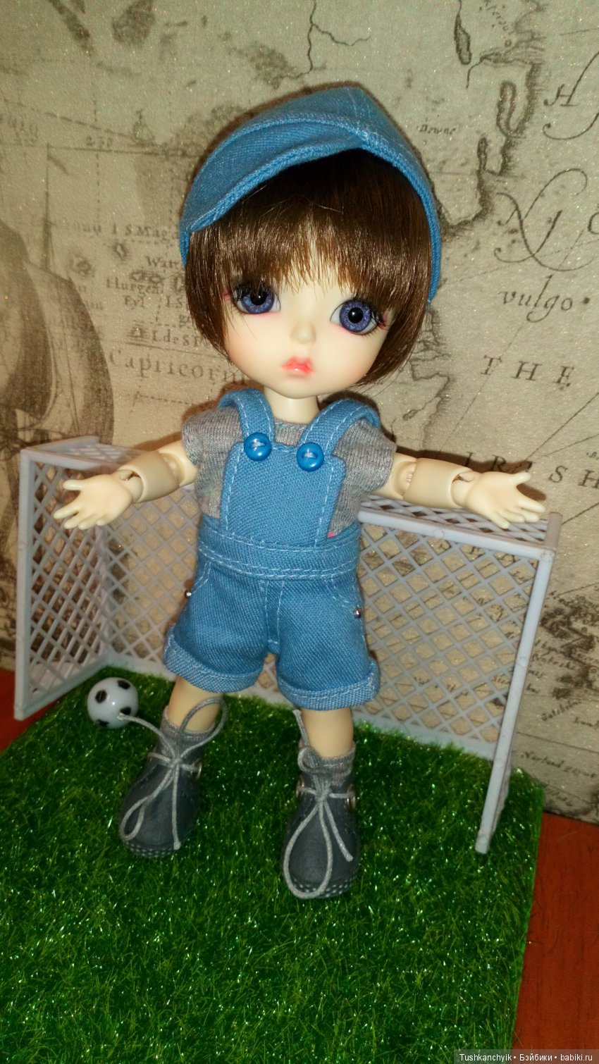 Каролинка и Марик. Кто у нас тут футболист