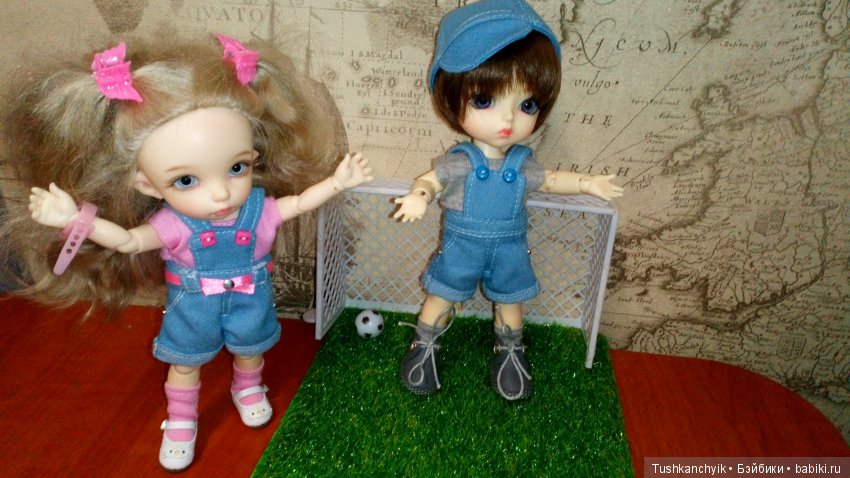 Каролинка и Марик. Кто у нас тут футболист