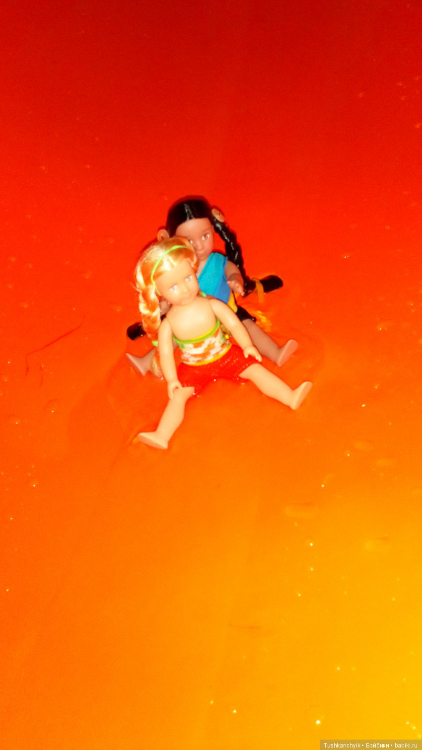 Лана и Кая. American girl mini. Бассейн