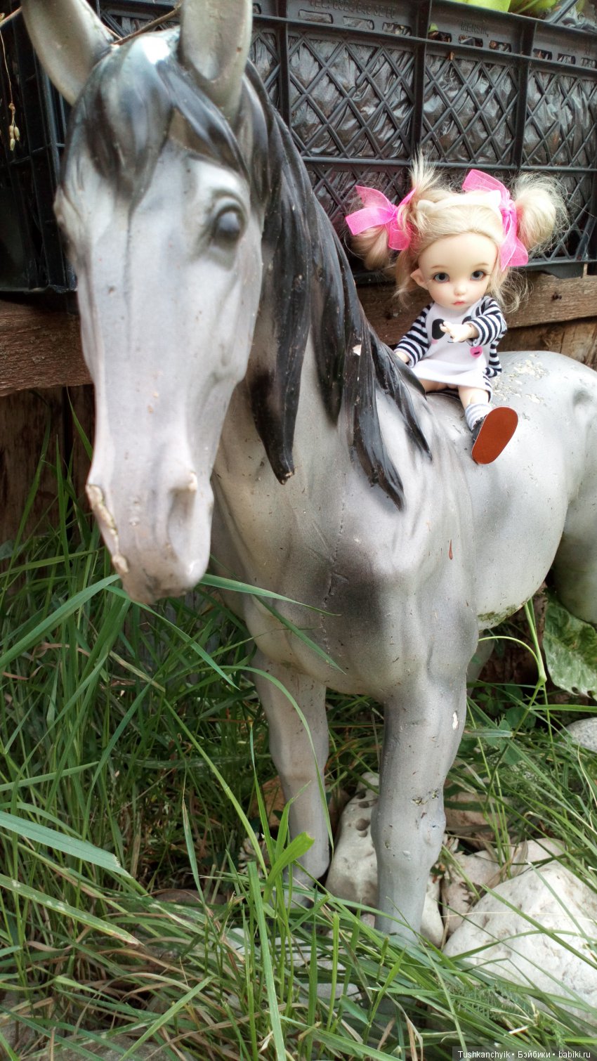 Каролинка и Марик. В гости к лошадкам | Бэйбики Каролинка и Марик. В гости к лошадкам