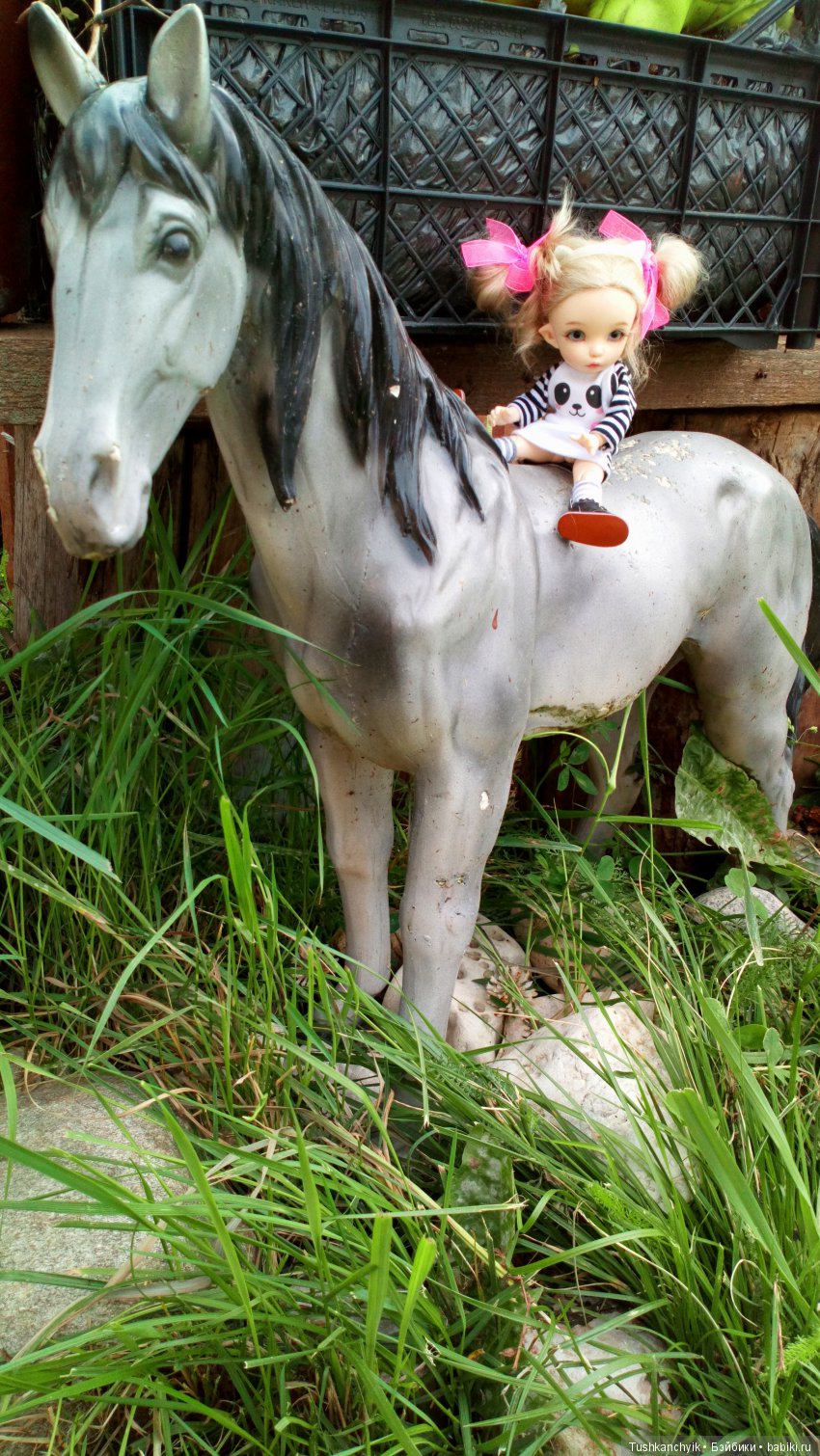 Каролинка и Марик. В гости к лошадкам | Бэйбики Каролинка и Марик. В гости к лошадкам
