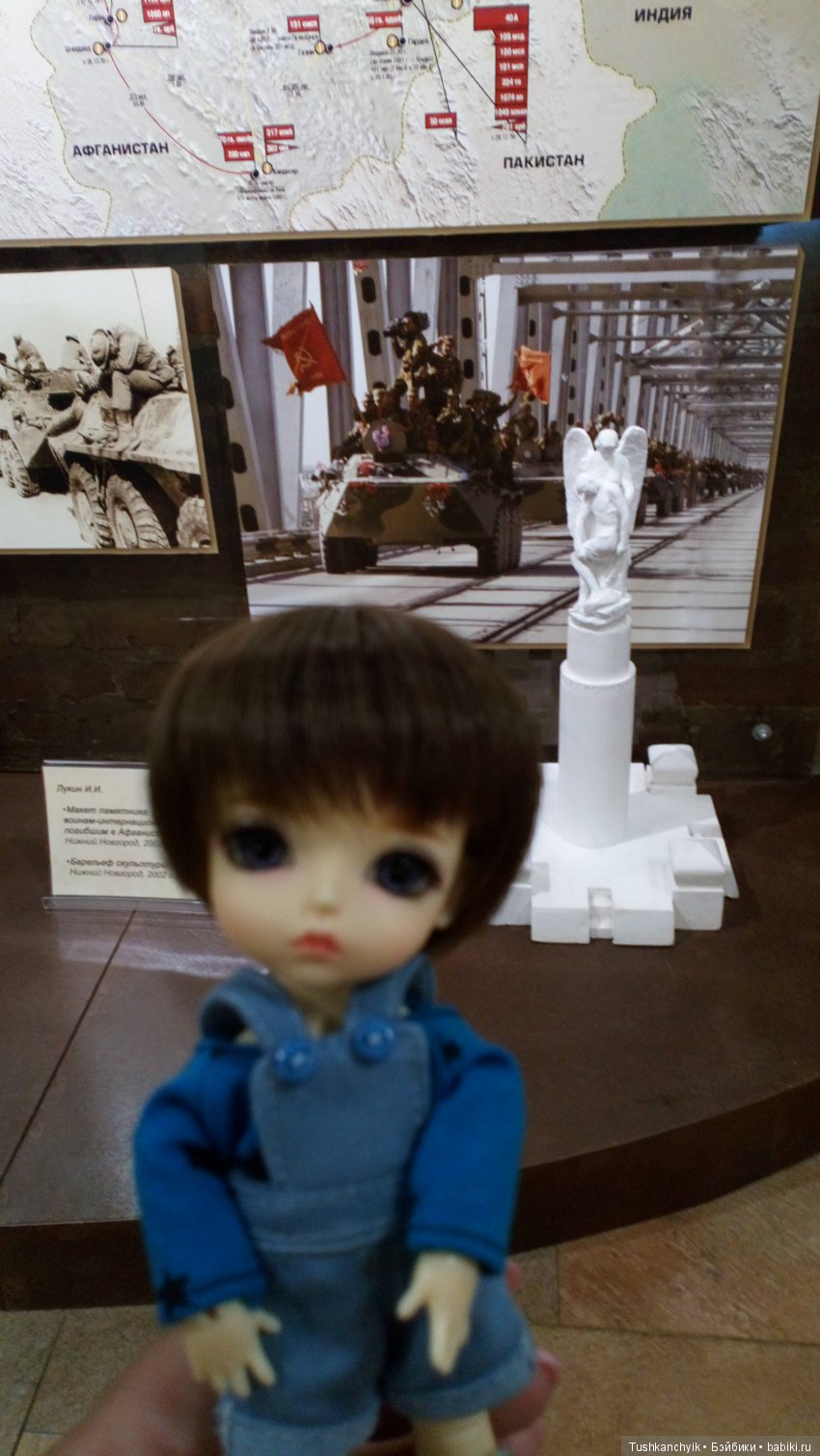 Каролинка и Марик. Малыши в НиНо. Ч. 9. Кремлёвская стена (фото 7)