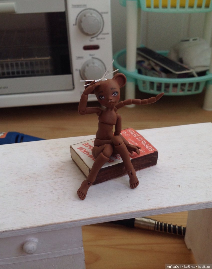 Мышка Лили. Авторская шарнирная кукла. 9,5 см | Бэйбики Мышка Лили. Авторская шарнирная кукла. 9,5 см (фото 3)