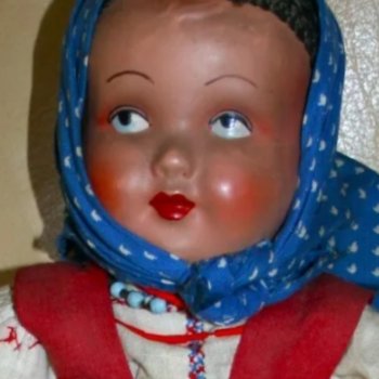 Опознание куклы в русском костюме.