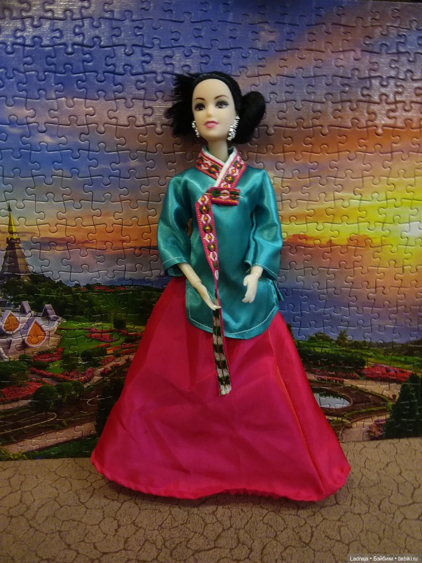 Куклы в традиционных костюмах и глиняная посуда: как сохраняют многонациональную культуру России