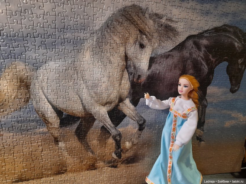 Аврора в русском национальном костюме