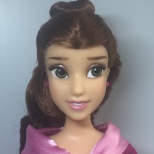 Белль в розовом зимнем платье от Disney Store (2020) Белль в розовом зимнем платье от Disney Store (2020)