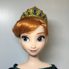 Коронационная Анна из набора с Эльзой от Disney Store