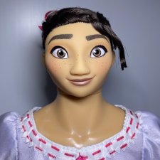 Луиза Мадригаль из делюкс набора от ShopDisney (2021)