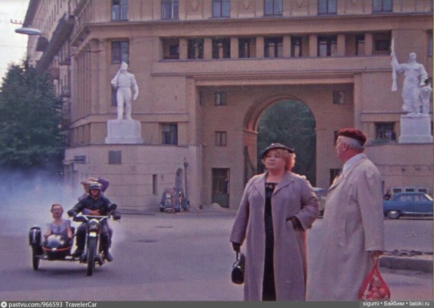 Маршруты московские... К куклам и на бульвары